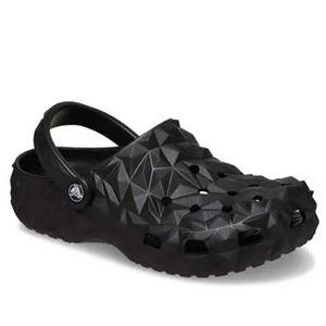 Crocs Classic Geometric Clog, Crne