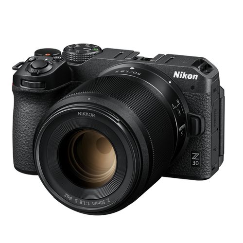 NIKON Dig Z30 + 18-140mm f/3.5-6.3 VR DX slika 1