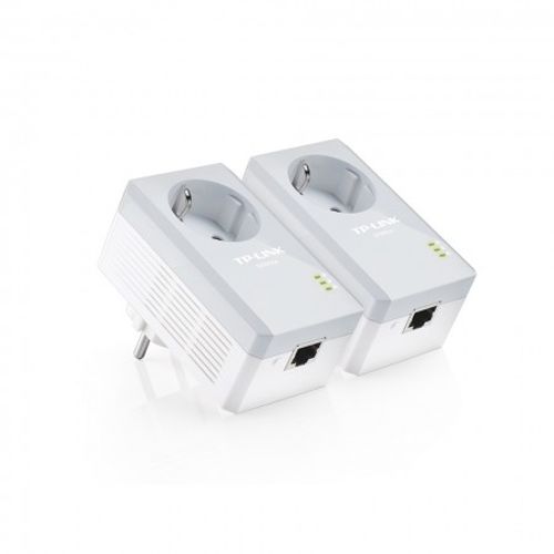 TP-Link TL-PA4010P KIT Powerline Adapter with AC Pass 600Mbps slika 1