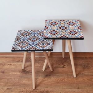 Nesting stolovi 2Shp466 - Set od 2 komada - boje: mornarsko plava, bijela, bordo crvena, narandžasta