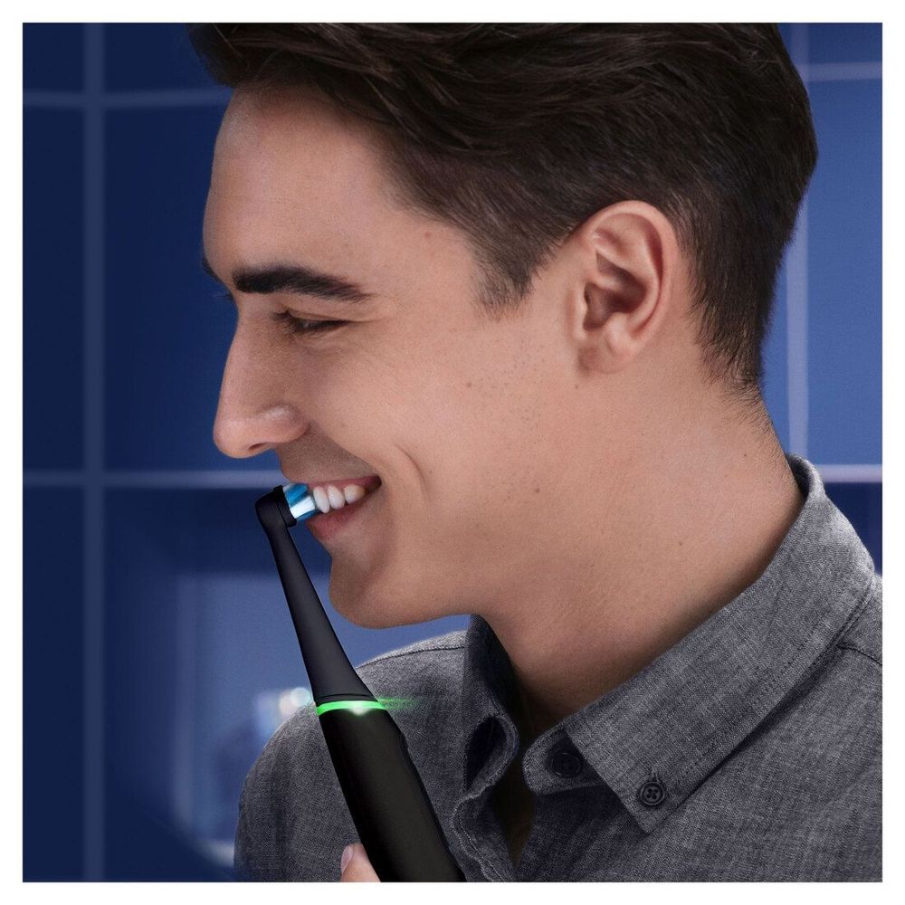 Oral-B Električna četkica za zube iO Series 6 Black Lava slika 3