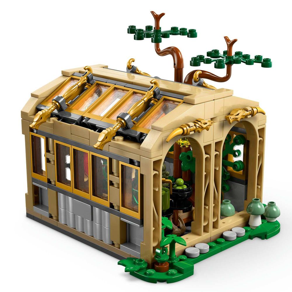 LEGO 76445 Hogwarts™ Castle: Herbology Class slika 2
