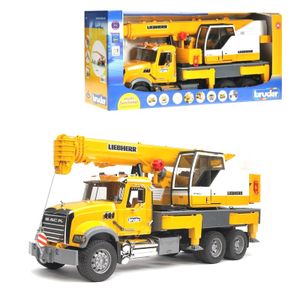 Bruder MACK kamion sa dizalicom 1:16
