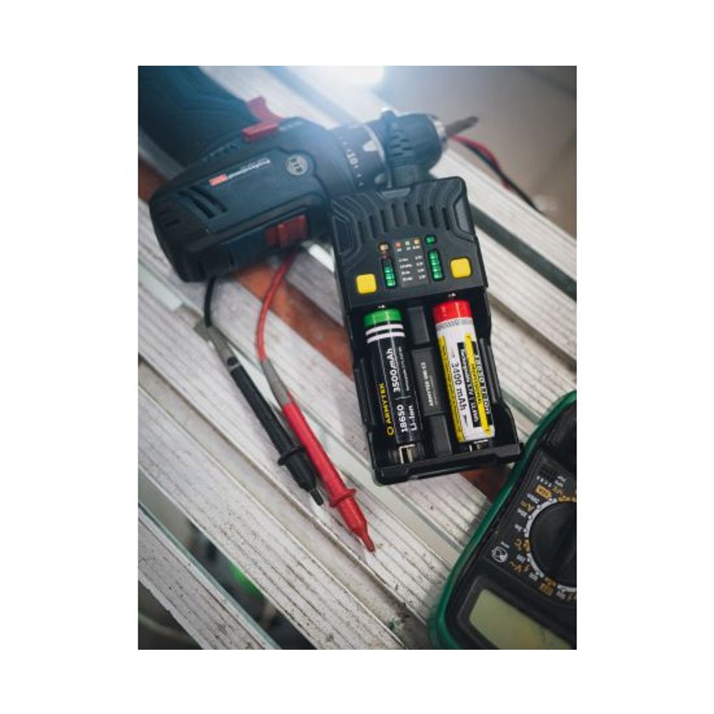 Armytek Univerzalni punjač za baterije Uni C2 slika 7