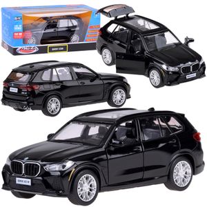 Metalni BMW X5M s efektima