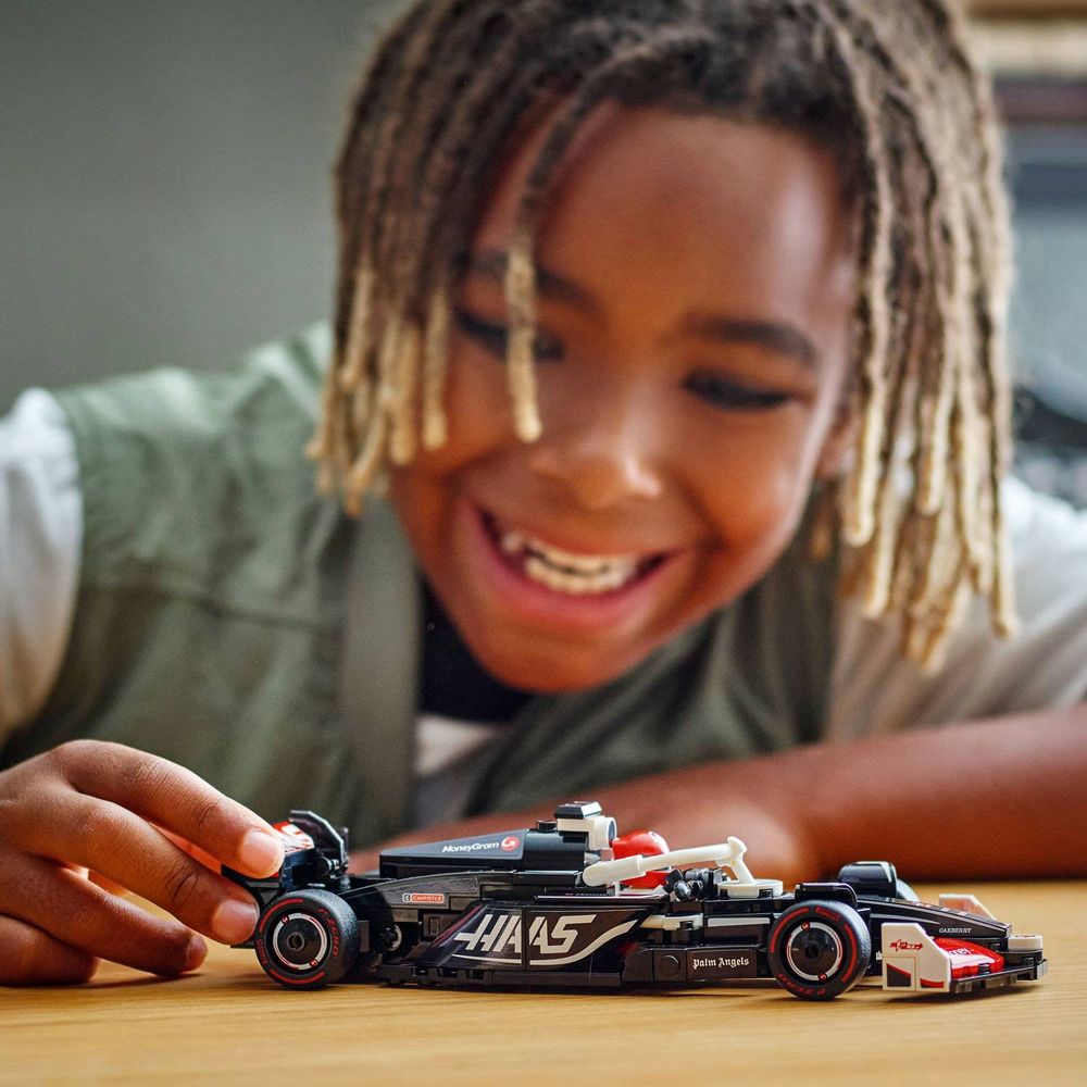 LEGO 77250 Moneygram Haas F1® Team Trkaći auto slika 8