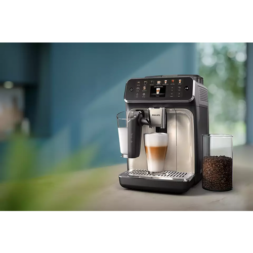 Philips Potpuno automatski aparat za espresso EP5547/90 slika 3