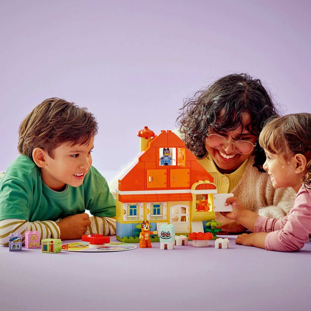 LEGO 10459 Bluey's Family House with Memory Game slika 7