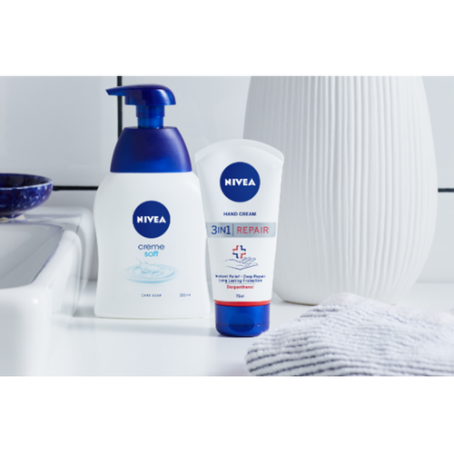 Nivea set Repair Care krema za ruke + Creme Soft tekući sapun slika 1