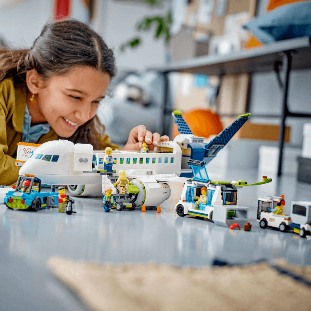LEGO 60367 Putnički avion slika 4