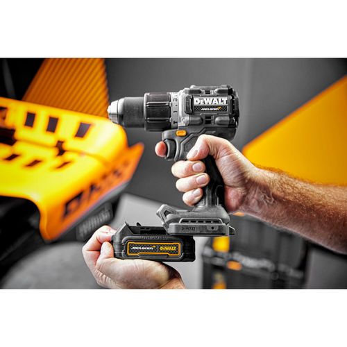 Dewalt DCD85ME2GT AKU XR UDARNA BUŠILICA 18V 2X1, 7Ah TSTAK McLaren F1 slika 3