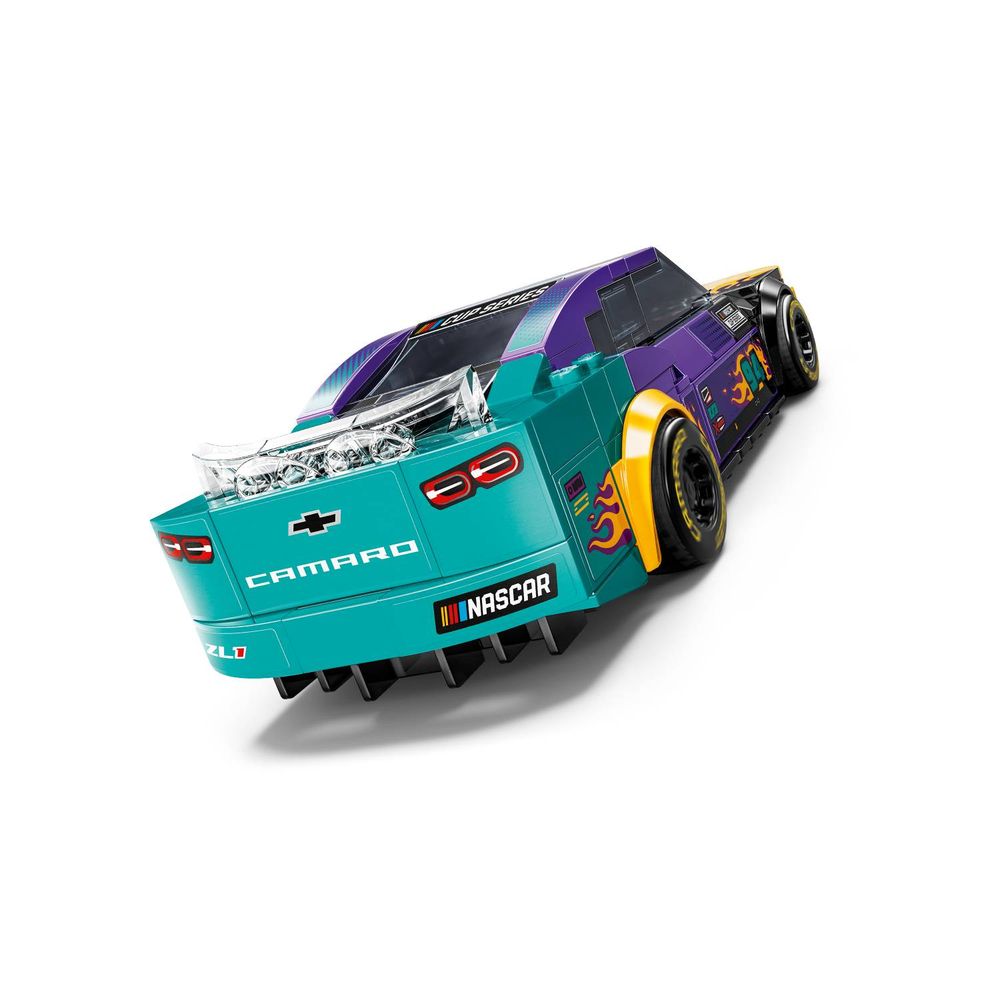 LEGO 76935 NASCAR Chevrolet Camaro ZL1 slika 6