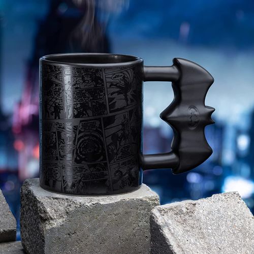 PALADONE BATMAN BATARANG SHAPED MUG slika 2