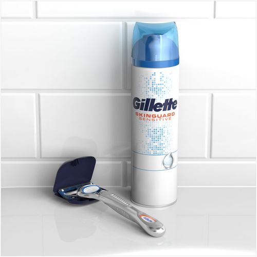 Gillette Poklon paket Brijač SkinGuard + Gel + Putni Poklopac slika 3