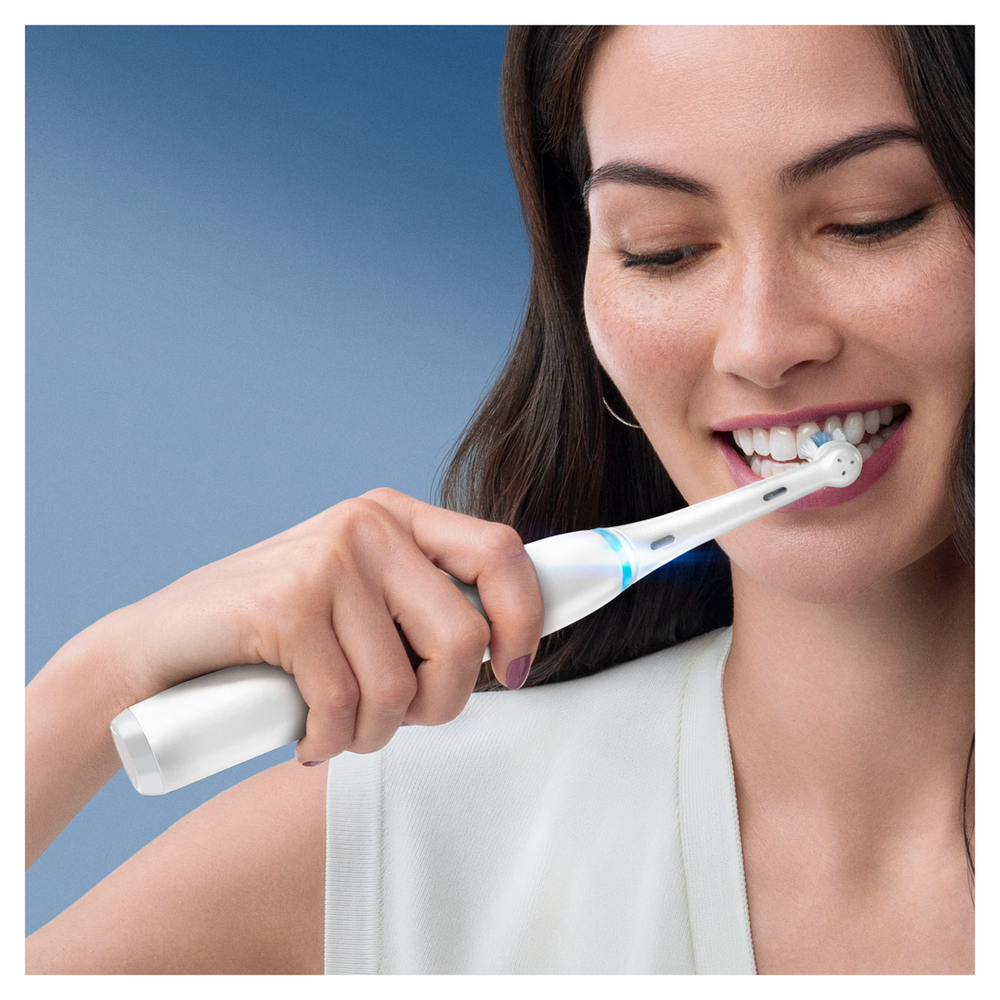 Oral-B Električna četkica iO Series 8 White Alabaster slika 3