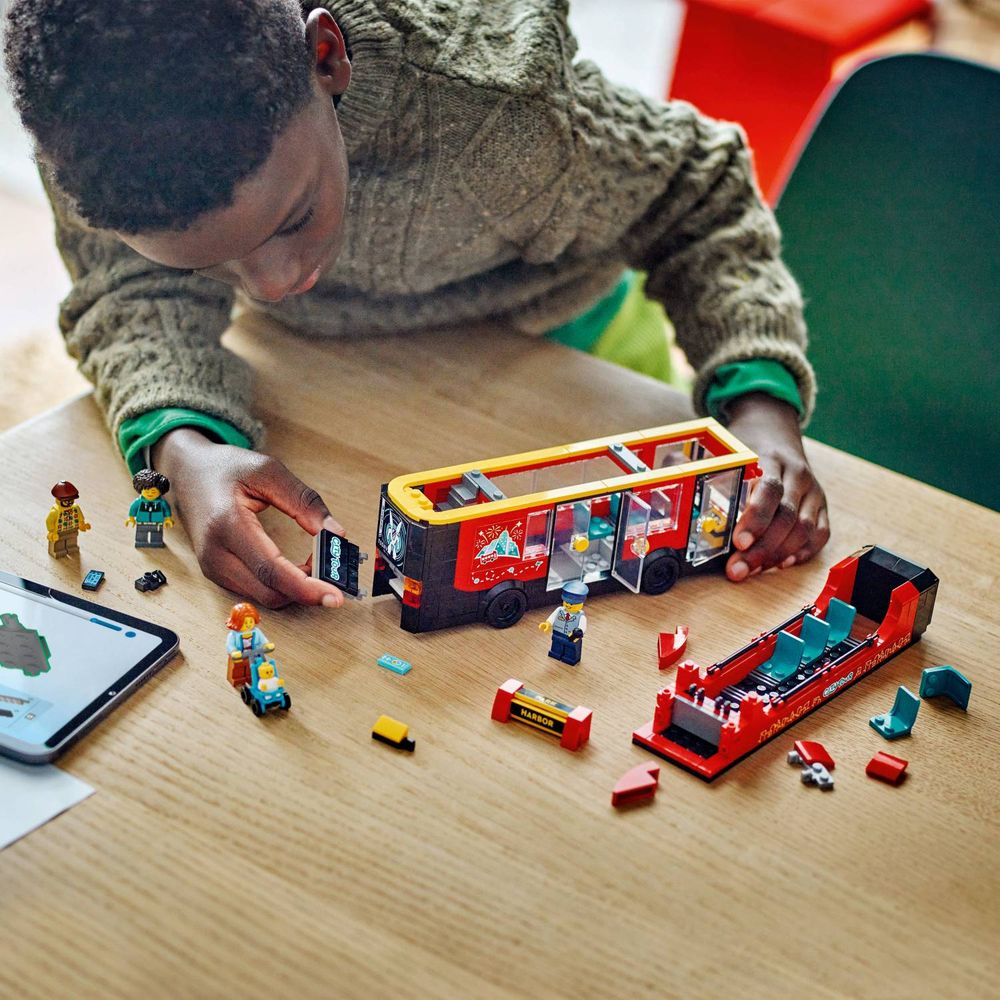 LEGO 60407 Crveni dvospratni autobus za razgledanje grada slika 8