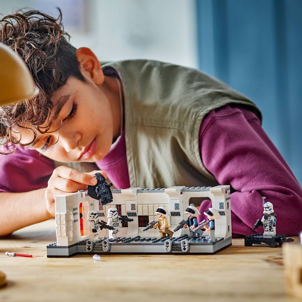 LEGO 75387 Ukrcavanje u Tantive IV slika 7