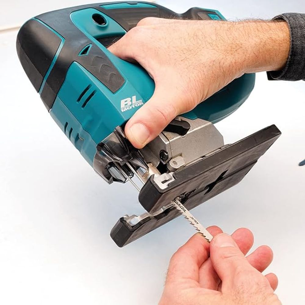 Makita Akumulatorska ubodna pila DJV182Z slika 4
