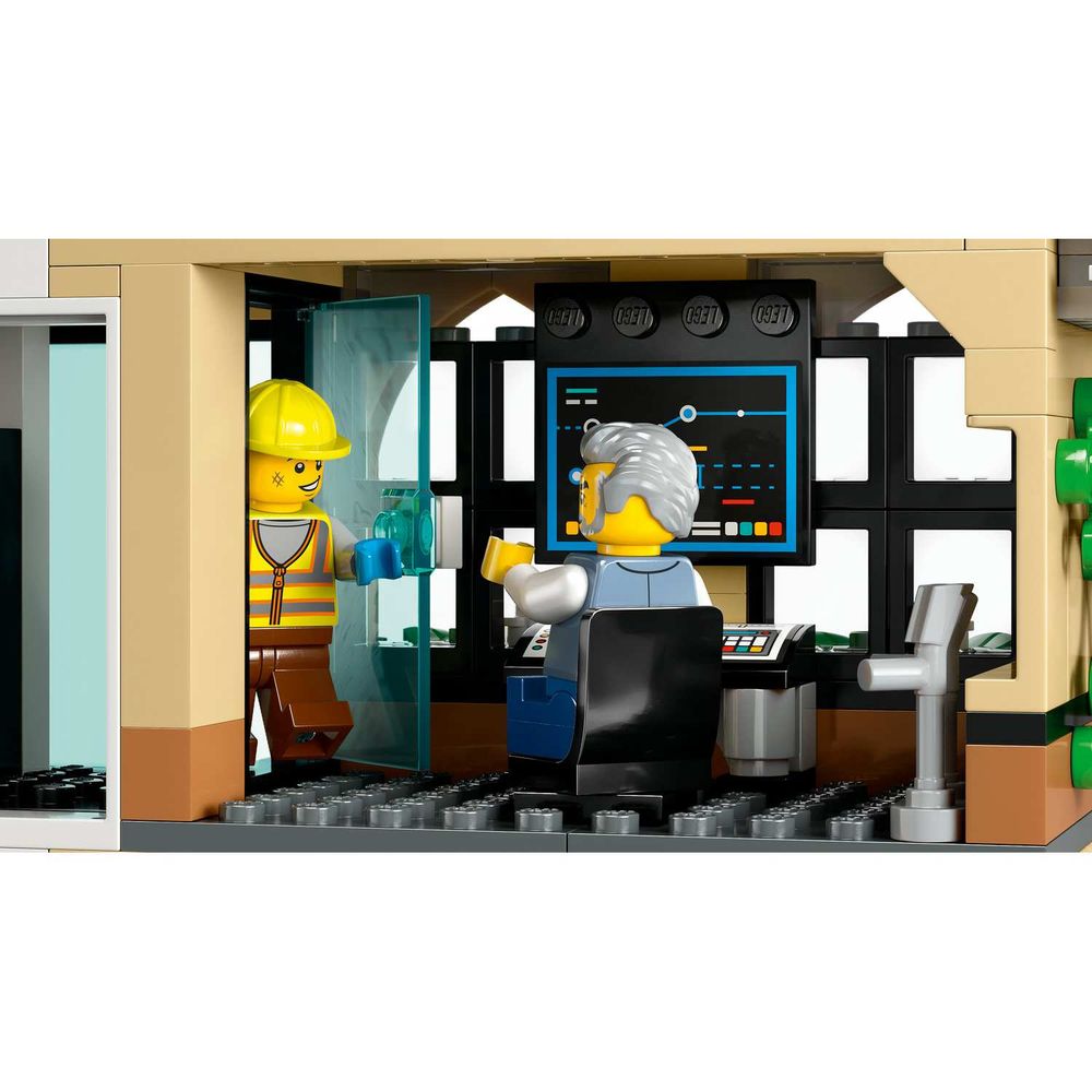 LEGO 60469 Central Train Station slika 5