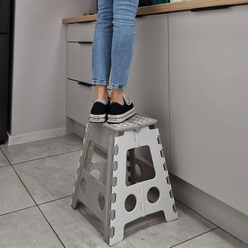 Protuklizni tabure 39CM svijetlo sivi  slika 6